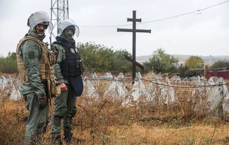 Задержания и обыски по делу о мошенничестве: следствие проверяет строительство укреплений на границе Курской области