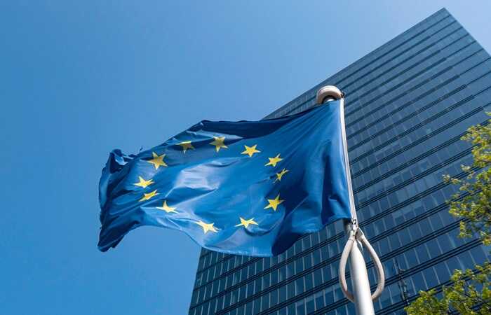 Евросоюз готовит антироссийские санкции против десятков российских компаний и граждан